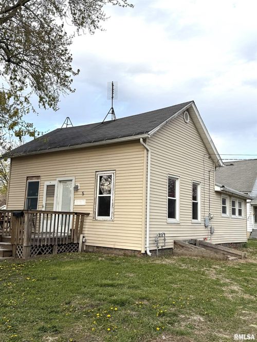 5 N 8th Ave, Canton, IL, 61520-2925 | Card Image