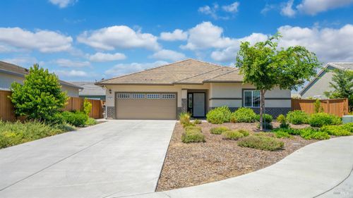 640 Heirloom Ct, Dixon, CA, 95620-3875 | Card Image