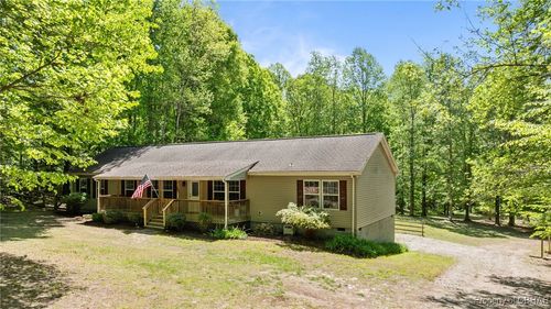 11325 Farm Rd, Saluda, VA, 23149-2853 | Card Image