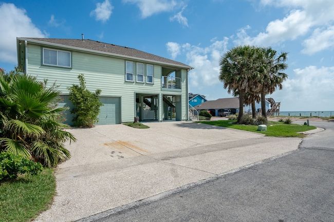 1819 Bay Shore Dr, House other with 3 bedrooms, 3 bathrooms and null parking in Rockport TX | Image 5