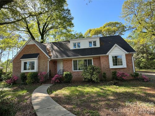 1002 S Main St, Mount Holly, NC, 28120-2021 | Card Image