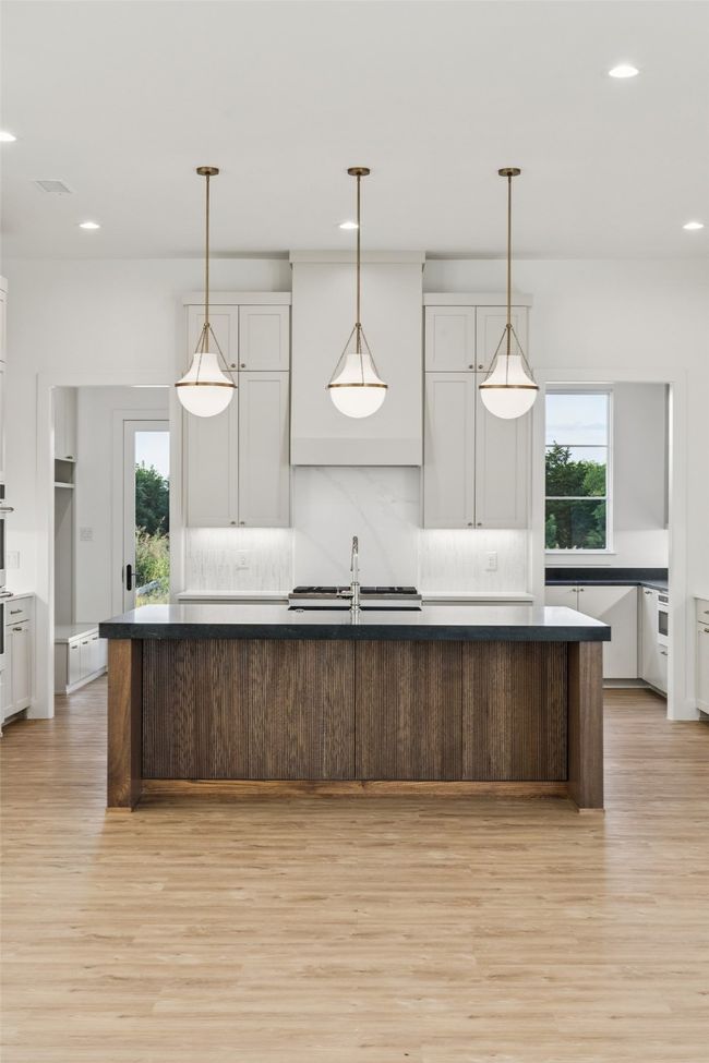 4930 Magnolia Trl, House other with 4 bedrooms, 5 bathrooms and null parking in Midlothian TX | Image 5