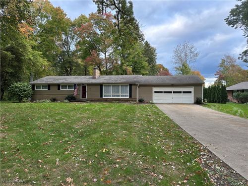 225 Seneca Trail Sw, Hartville, OH, 44632 | Card Image