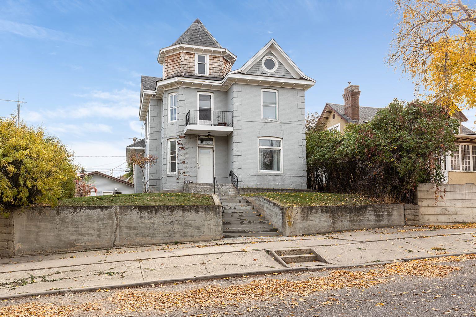 387 5 St Se, For Sale in Medicine Hat Zoocasa