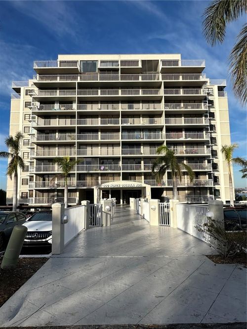 403-500 N Osceola Ave, CLEARWATER, FL, 33755-3937 | Card Image