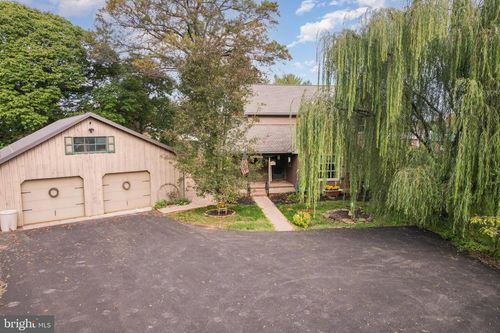 4250 N George Street Ext, Manchester, PA, 17345-1308 | Card Image