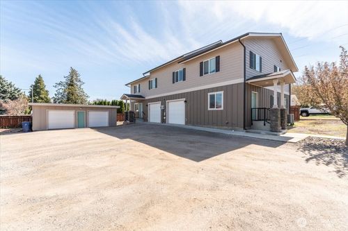 1327 S Miller Street, Wenatchee, WA, 98801 | Card Image