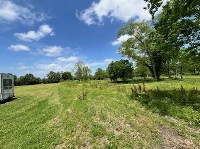 1170 County Road 284, House other with 3 bedrooms, 1 bathrooms and null parking in Alvin TX | Image 12