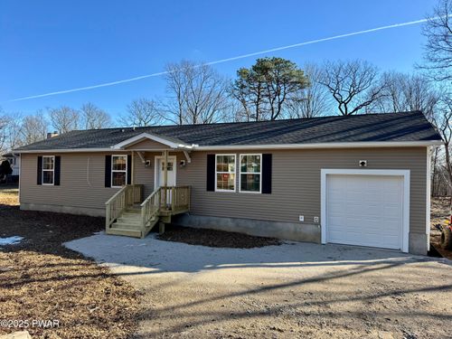 515 Hummingbird Ct, Bushkill, PA, 18324-8106 | Card Image