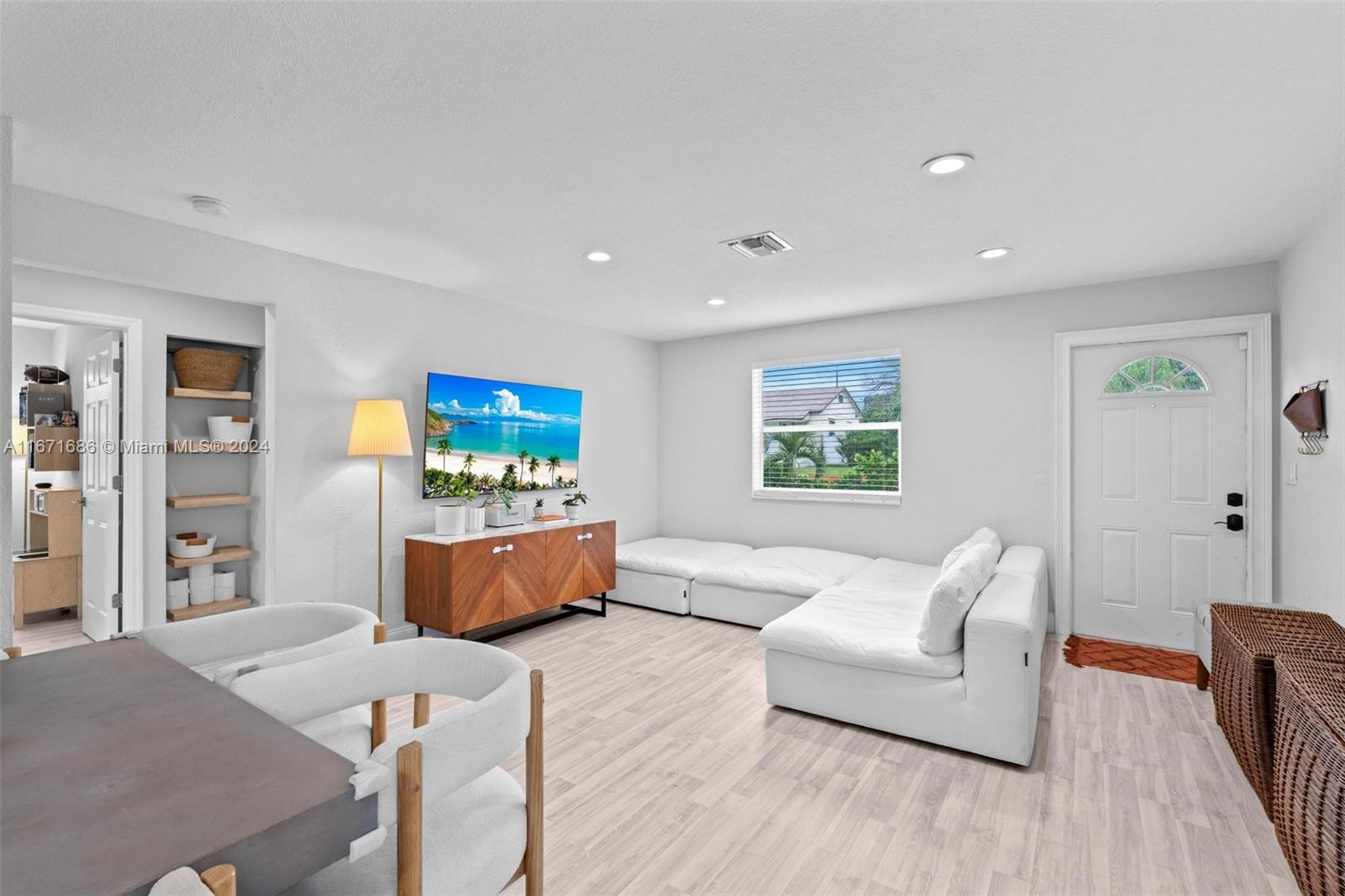 M St, Lake Worth, FL 33460
