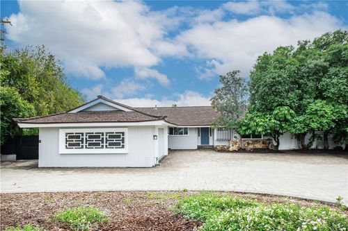 19366 Citronia St, Northridge, CA, 91325-1931 | Card Image