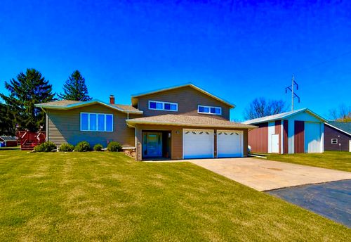 403 Bluebird Ln, Loyal, WI, 54446-9522 | Card Image