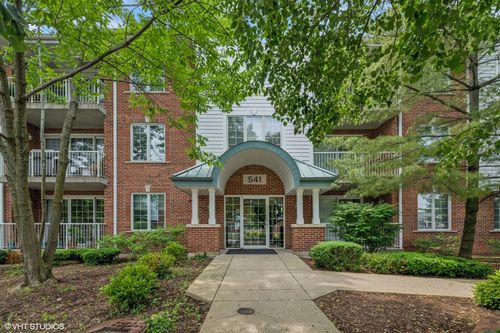 apt-205-541 N Hough St, Barrington, IL, 60010-6841 | Card Image