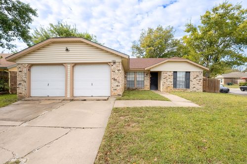 5300 Virburnum Ct, Arlington, TX, 76018-1653 | Card Image