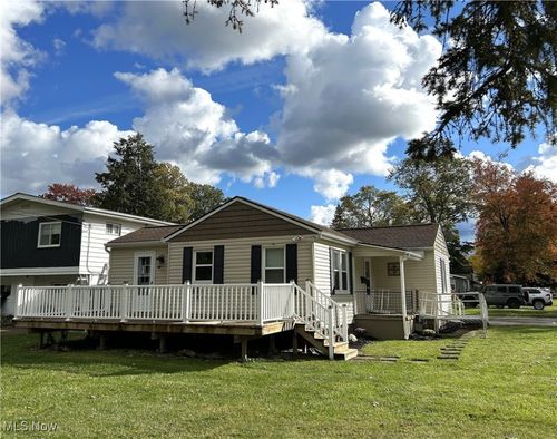 8226 Lake Shore Blvd, Mentor, OH, 44060-1455 | Card Image