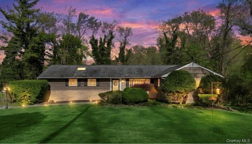 35 Mayer Dr, Suffern, NY, 10901-3826 | Card Image