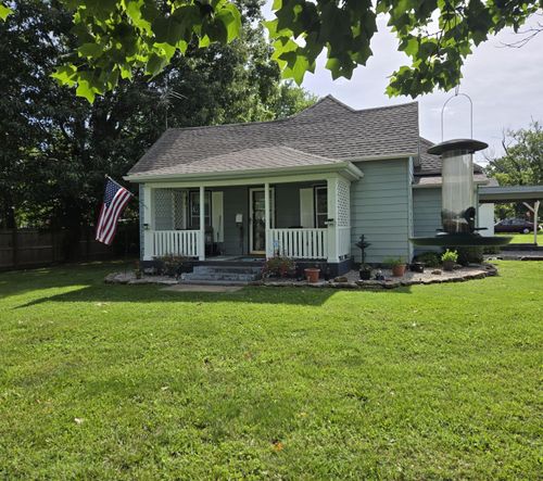 830 S Park Ave, Aurora, MO, 65605-2252 | Card Image