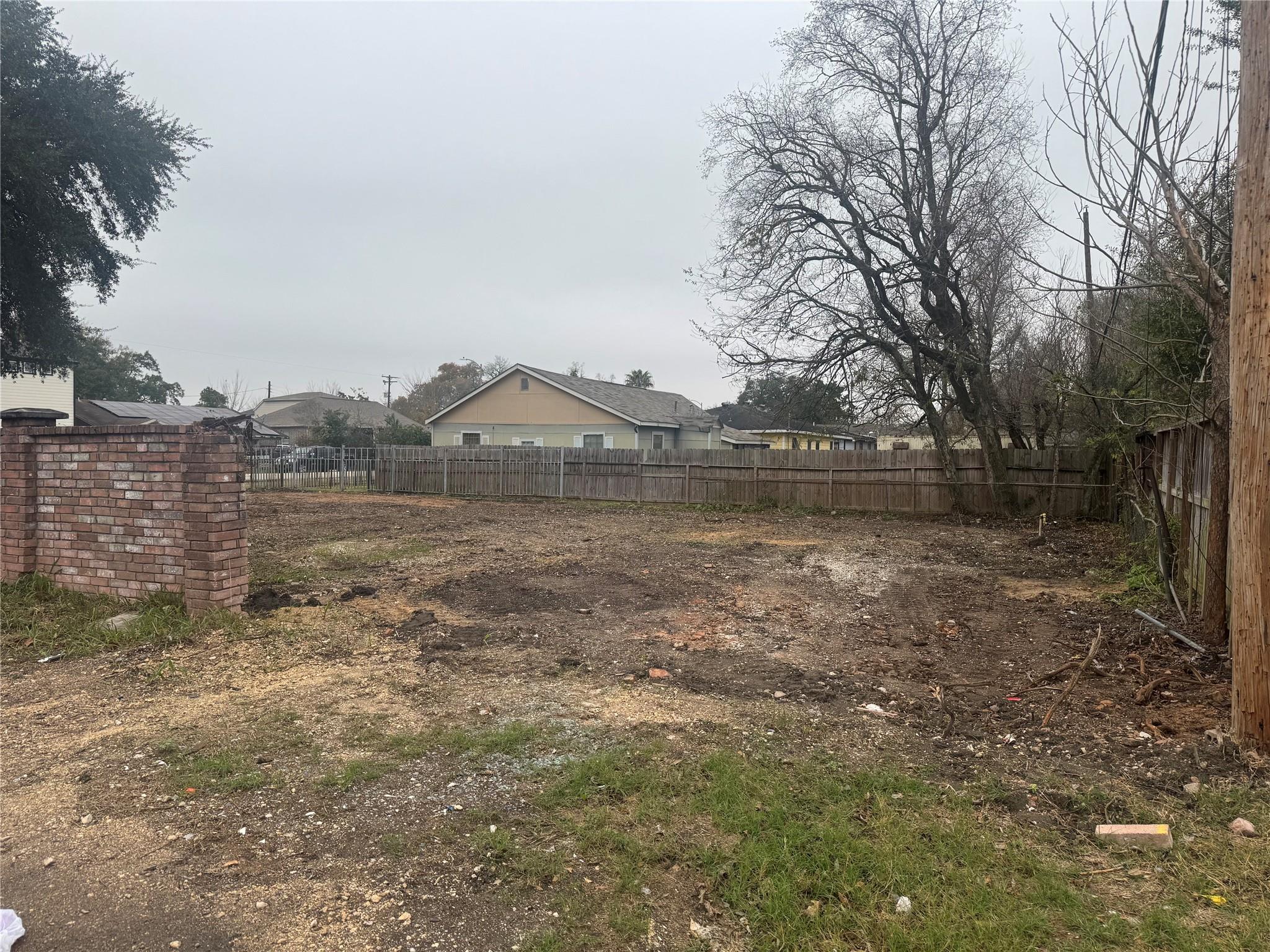 Land in Houston 3