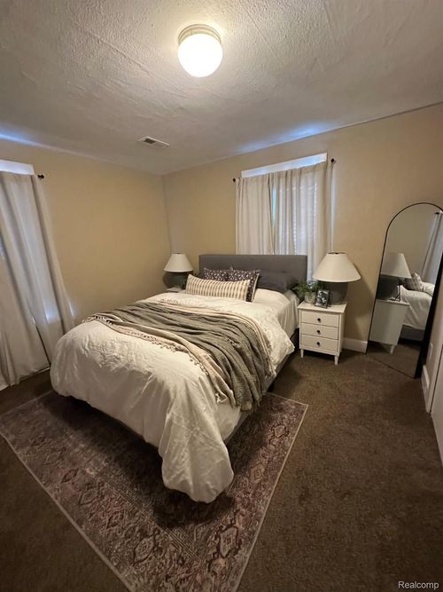 71271 Mcvicar Rd, Bruce Twp, MI, 48065-4500 | Card Image