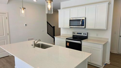 4743 Airlake Dr, Woodbury, MN, 55129-5728 | Card Image