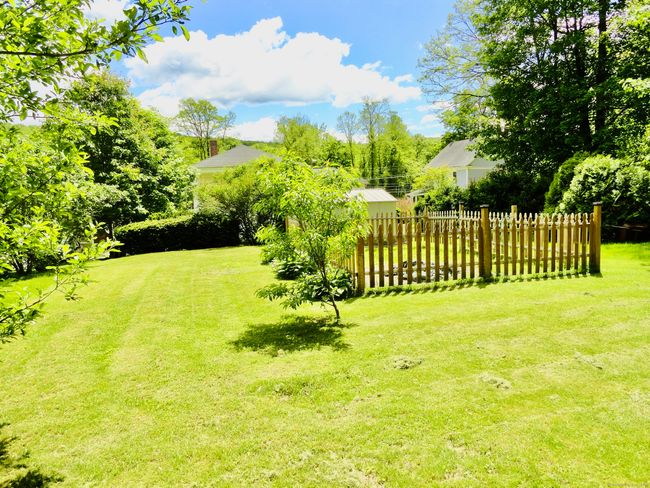 409 N Main St, Home with 5 bedrooms, 2 bathrooms and null parking in Winsted CT | Image 23