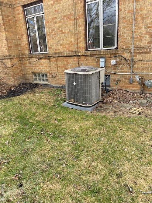 15515 Ashton Rd, Detroit, MI, 48223-1301 | Card Image