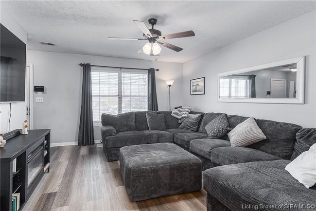 APT-55 - 1417 Slate Run Rd, Condo with 2 bedrooms, 2 bathrooms and null parking in New Albany IN | Image 4