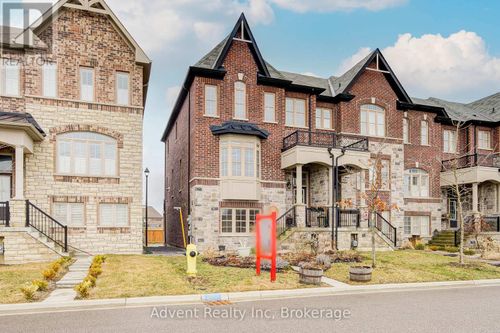 95 Beechborough Cres, East Gwillimbury, ON, L9N0N9 | Card Image