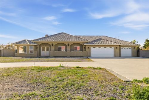 3020 Peggy Ave, Pahrump, NV, 89048-9450 | Card Image