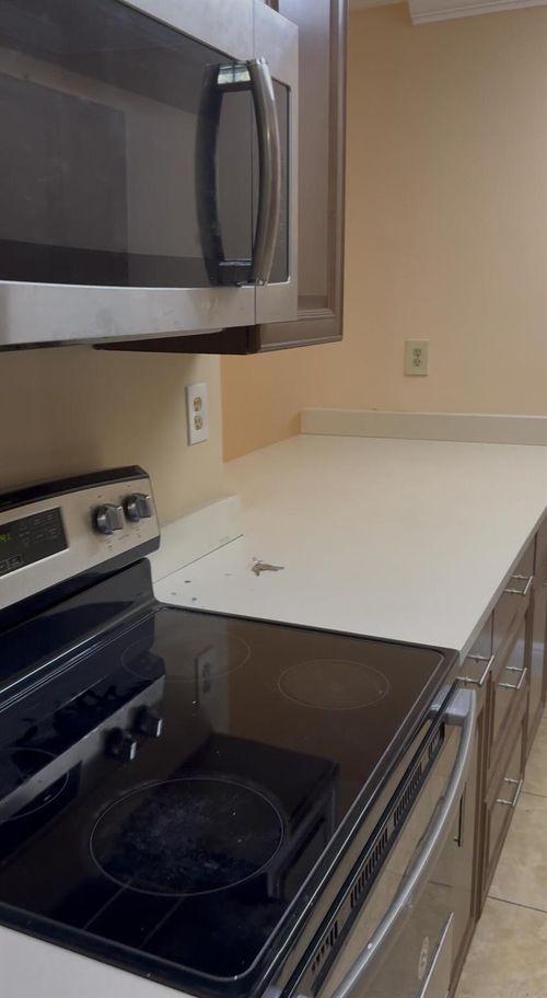 apt-401-1880 N Congress Ave, West Palm Beach, FL, 33401-8220 | Card Image