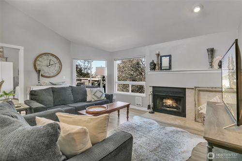 apt-124-21925 7th Ave S, Des Moines, WA, 98198-6168 | Card Image