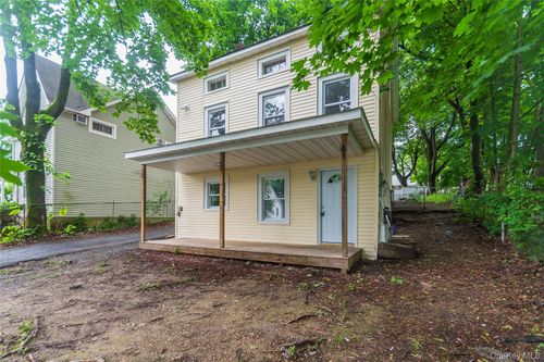 2 Orchard St, Marlboro, NY, 12542-6148 | Card Image