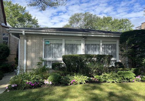 7924 Tripp Ave, Skokie, IL, 60076-3543 | Card Image
