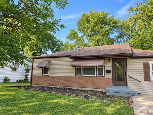 801 Loekes Dr, Florissant, MO, 63031-5229 | Card Image