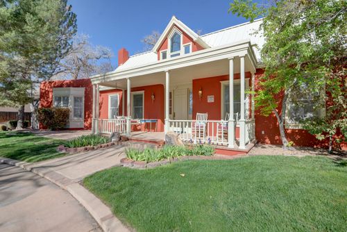 1515 Los Nietos Ct Nw, Los Ranchos, NM, 87107-7110 | Card Image