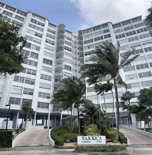 apt-410-11930 N Bayshore Dr, North Miami, FL, 33181-2930 | Card Image
