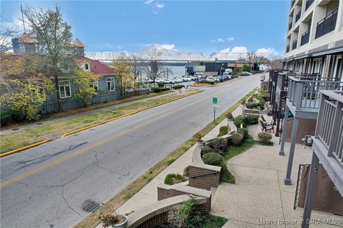 606 W Riverside Dr, Jeffersonville, IN, 47130-3120 | Card Image