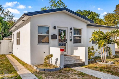 218 Sw 7th St, Dania Beach, FL, 33004-3948 | Card Image