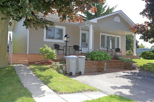 23 Pebble Beach Pky, Grand Bend, ON, N0M1T0 | Card Image
