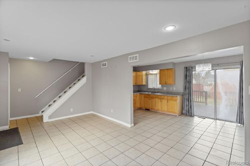 19682 Jeanette St, Southfield, MI, 48075-1734 | Card Image