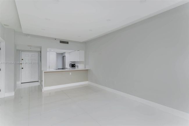 APT-1809 - 540 Brickell Key Dr, Condo with 1 bedrooms, 2 bathrooms and null parking in Miami FL | Image 12