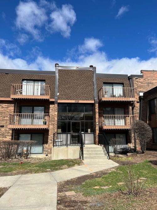 apt-3c-112 Mullingar Ct, Schaumburg, IL, 60193-3279 | Card Image