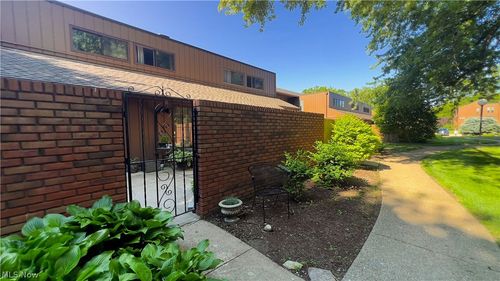 c17-33803 Electric Blvd, Avon Lake, OH, 44012-1027 | Card Image