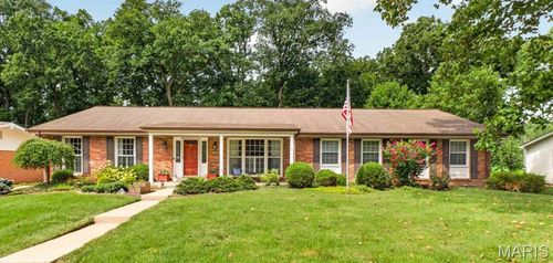 1331 Lockett Ln, Kirkwood, MO, 63122-2322 | Card Image