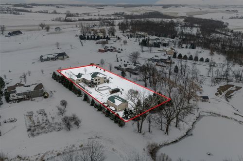 7997 218th Ave, Martelle, IA, 52305-7587 | Card Image