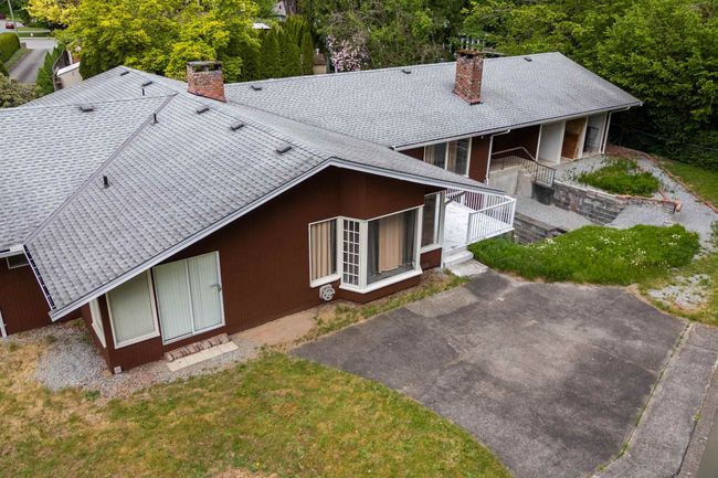 21764 124 Ave, House other with 3 bedrooms, 4 bathrooms and 8 parking in Maple Ridge BC | Image 25