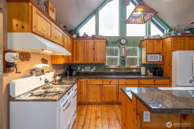 8970 Samuel Ln, House other with 4 bedrooms, 4 bathrooms and 2 parking in Maple Falls WA | Image 9