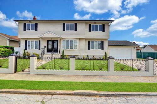 63 Cumberland Pl, Valley Stream, NY, 11580-2947 | Card Image