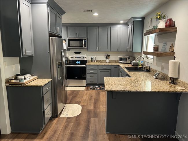 Kitchen | Image 12