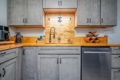 apt-304-33 Hualalai St, HILO, HI, 96720-3882 | Card Image